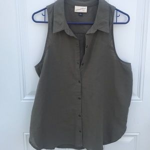 Universal Thread sleeveless blouse, sz Lg